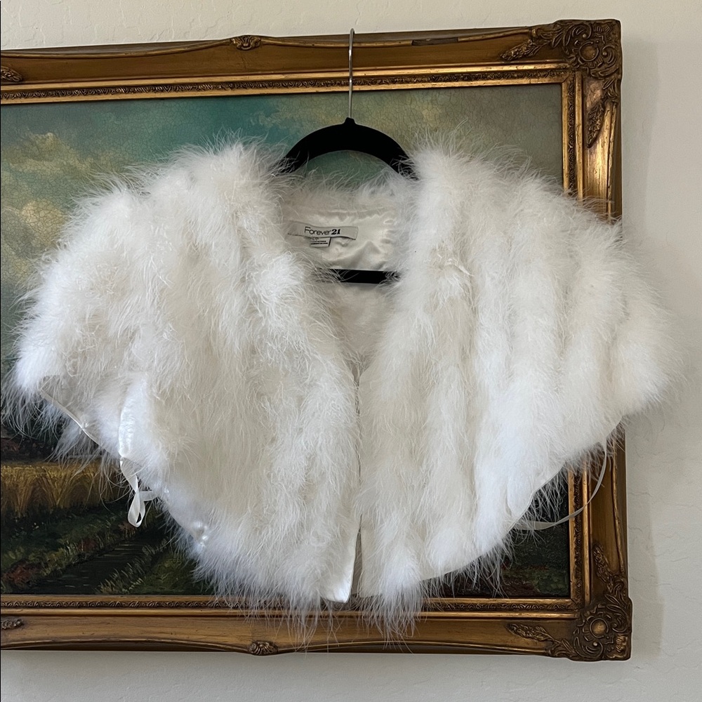 Forever 21 cream colored Feather shawl. NWT